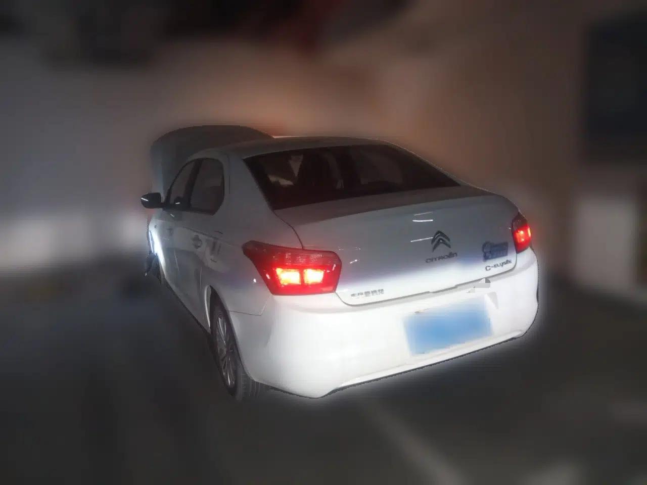 Citroen Elysee 2016 1.6L Automatic Fashion Model — миниатюра 4