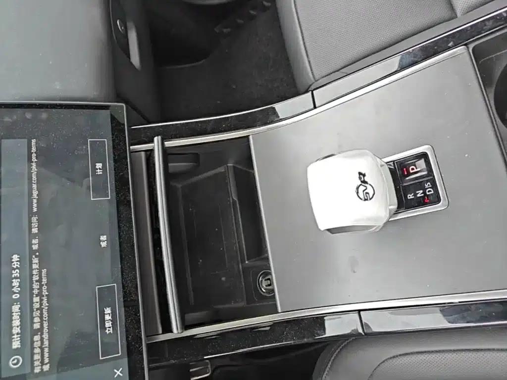 Range Rover Velar 2024 Dynamic SE — миниатюра 14