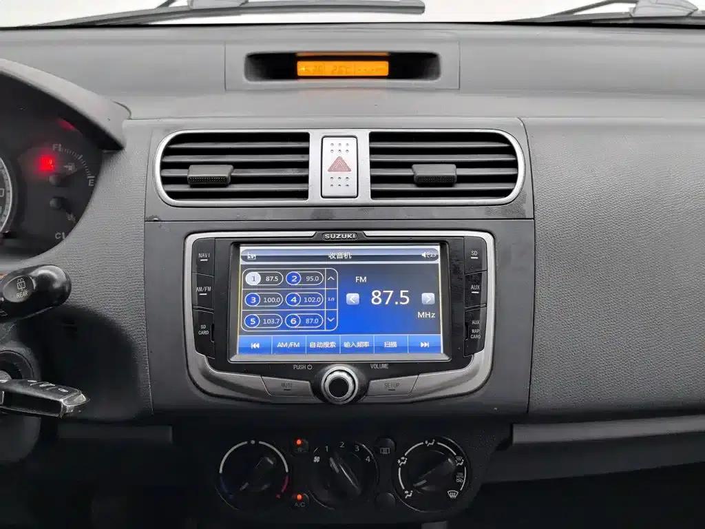 2011 Swift 1.5L Manual Sport Audio Edition — миниатюра 12