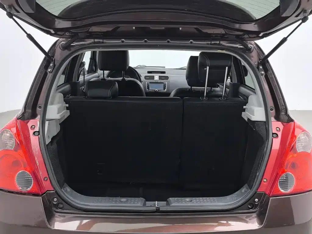 2011 Swift 1.5L Manual Sport Audio Edition — миниатюра 16
