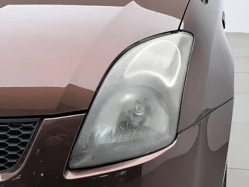2011 Swift 1.5L Manual Sport Audio Edition — миниатюра 7