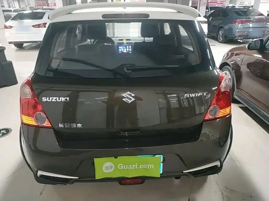 2013 Swift 1.5L Automatic 20th Anniversary Limited Edition — миниатюра 6