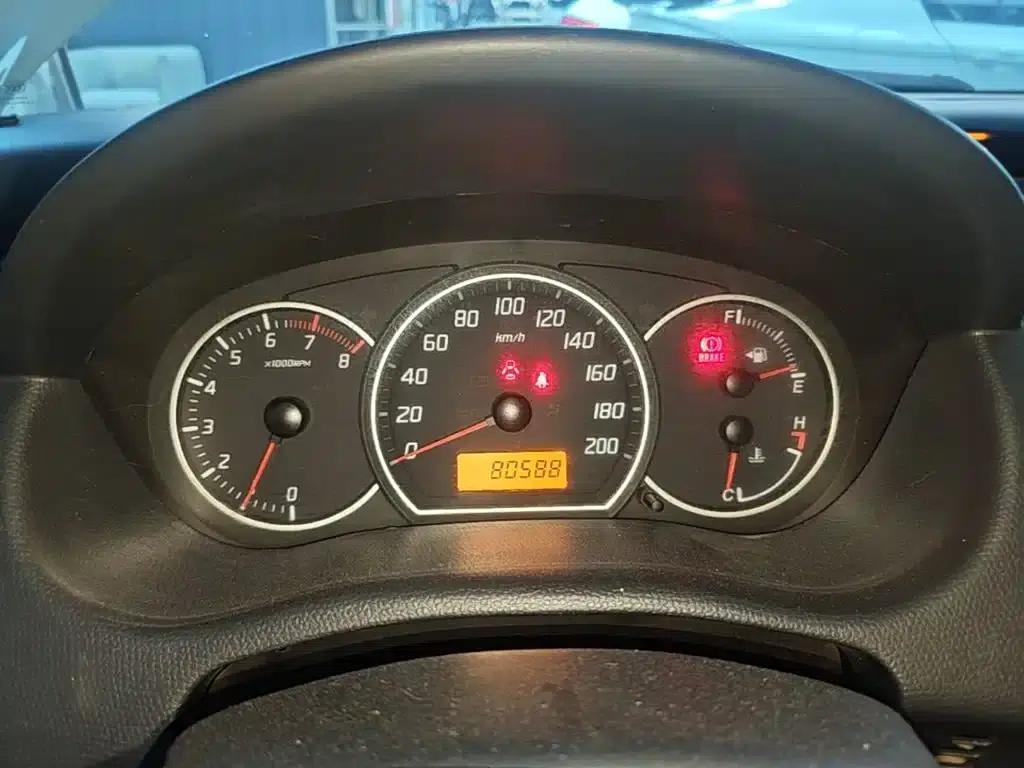 2014 Swift 1.3L Manual Standard Edition — миниатюра 12