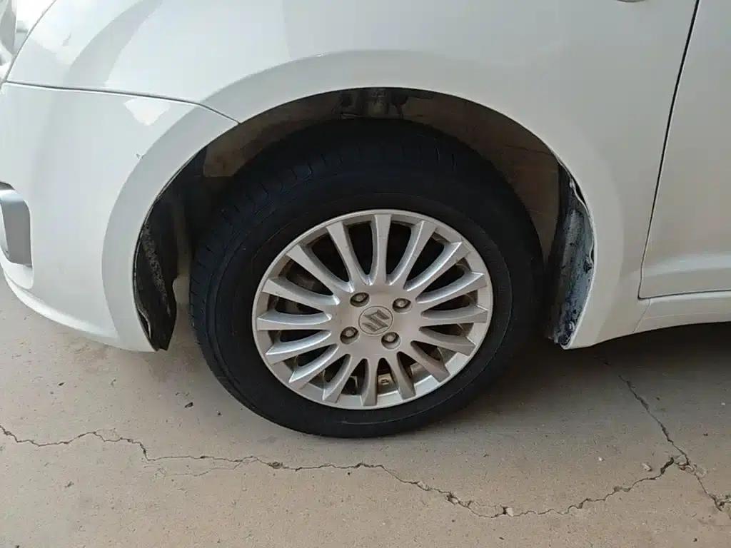 2014 Swift 1.3L Manual Standard Edition — миниатюра 23