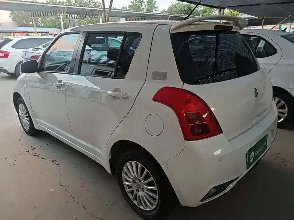 2014 Swift 1.3L Manual Standard Edition — миниатюра 5