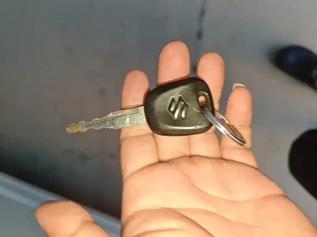 2014 Swift 1.3L Manual Standard Edition — миниатюра 9