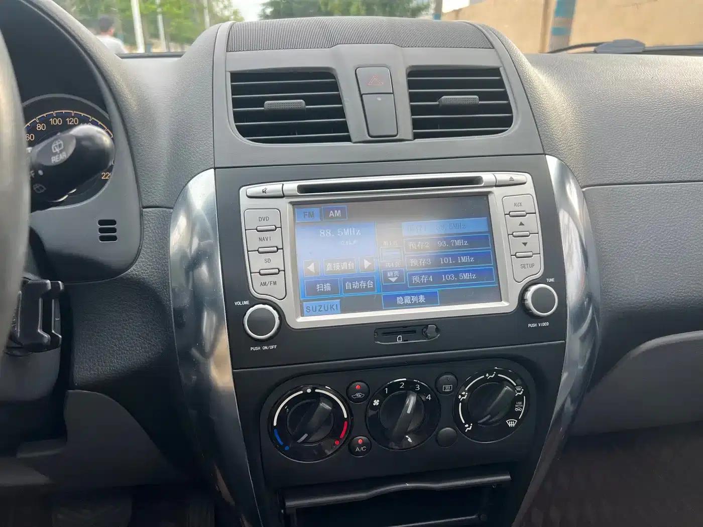 SX4 2011 Facelift 1.6L Automatic Comfort Model — миниатюра 12