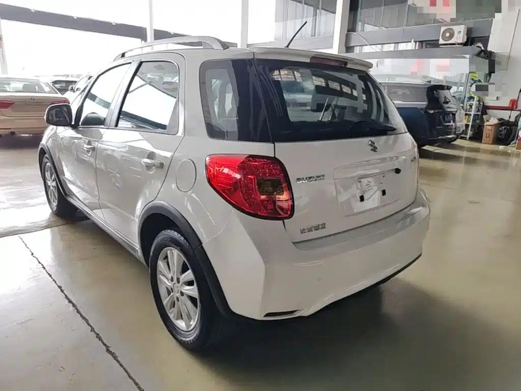 SX4 2013 1.6L Automatic Cool Edition — миниатюра 5