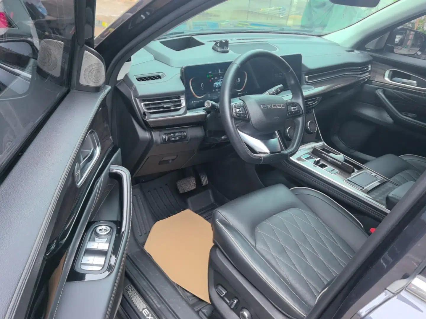 EXEED Lanyue 2021 400T Two-Wheel-Drive Xingrui Pro Edition 7-Seater — миниатюра 18