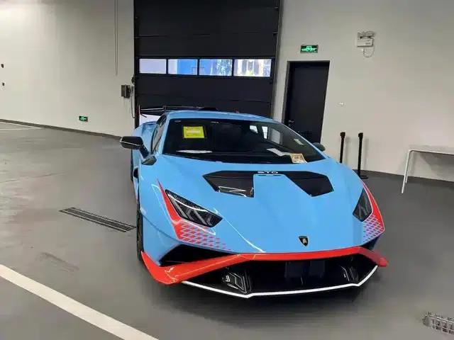2021 Huracán STO