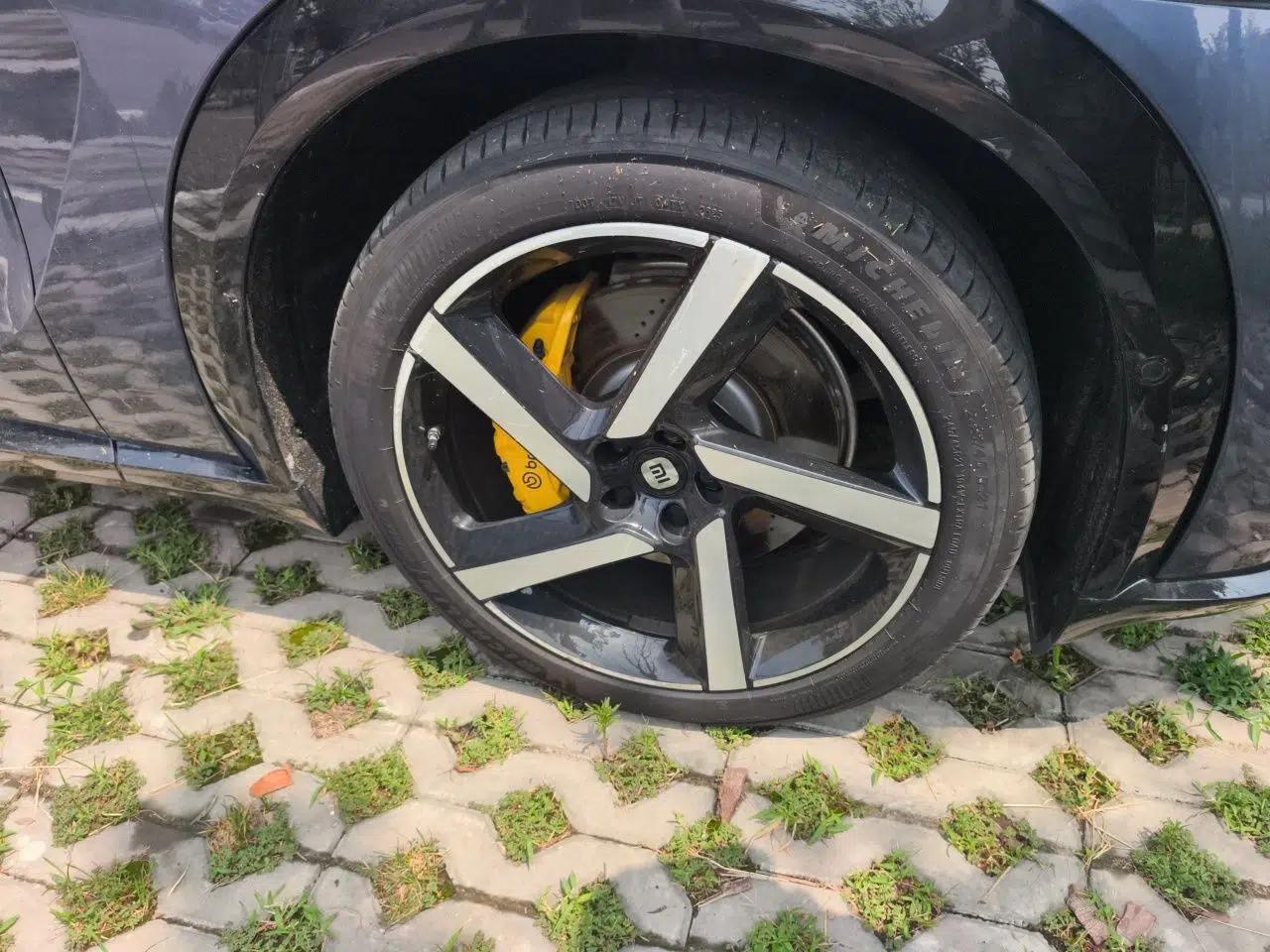 Xiaomi Auto YU7 2025 Ultra-Long Range High-Performance All-Wheel-Drive Max Edition — миниатюра 8