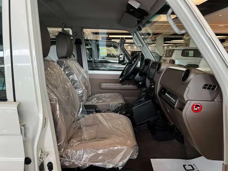 Land Cruiser 70 Series 2025 Model 4.0L Automatic 4WD 5-Seater Parallel Import — миниатюра 12