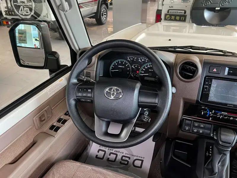 Land Cruiser 70 Series 2025 Model 4.0L Automatic 4WD 5-Seater Parallel Import — миниатюра 9