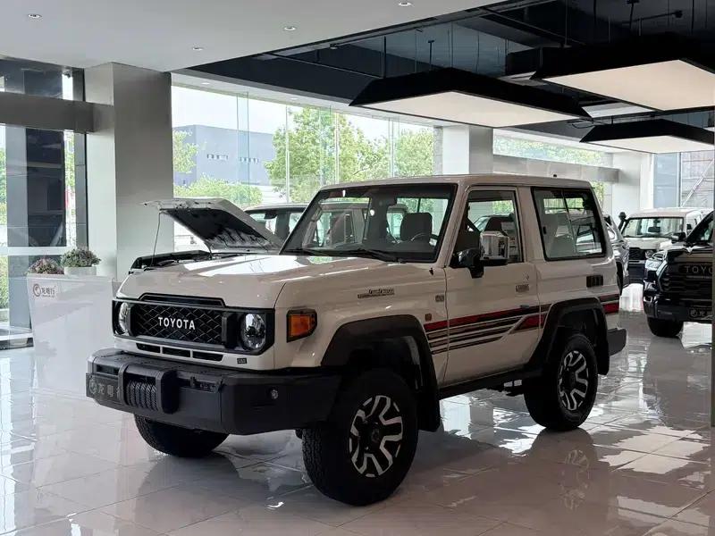 Land Cruiser 70 Series 2025 Model 4.0L Automatic 4WD 5-Seater Parallel Import — миниатюра 1