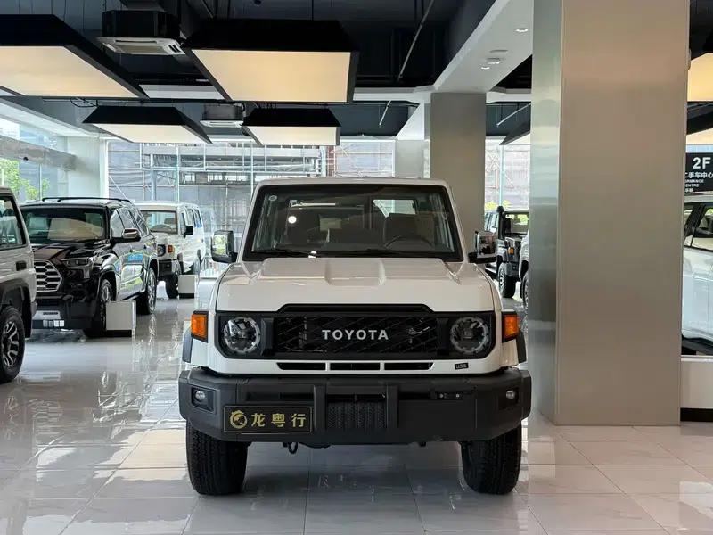Land Cruiser 70 Series 2025 Model 4.0L Automatic 4WD 5-Seater Parallel Import — миниатюра 2