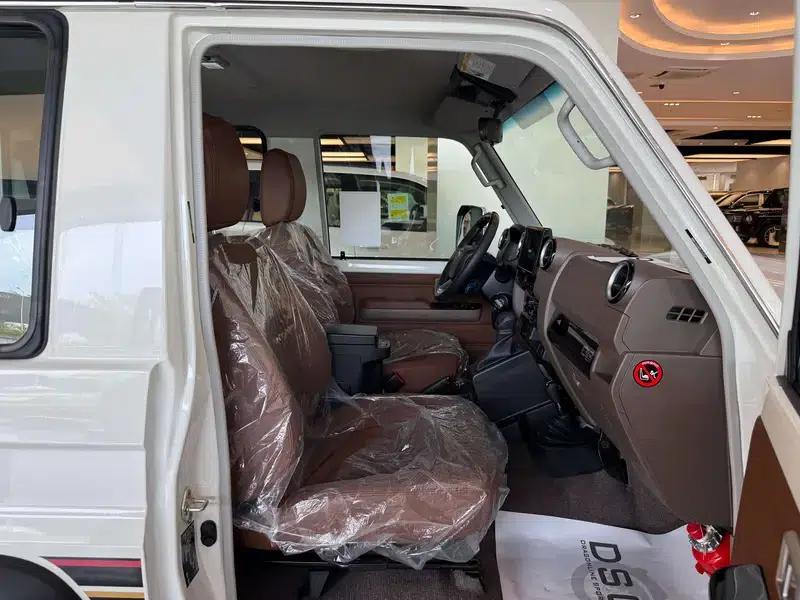 Land Cruiser 70 Series 2025 Model 4.0L Automatic 4WD 5-Seater Parallel Import — миниатюра 11