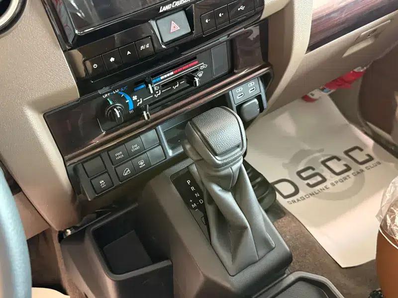 Land Cruiser 70 Series 2025 Model 4.0L Automatic 4WD 5-Seater Parallel Import — миниатюра 6