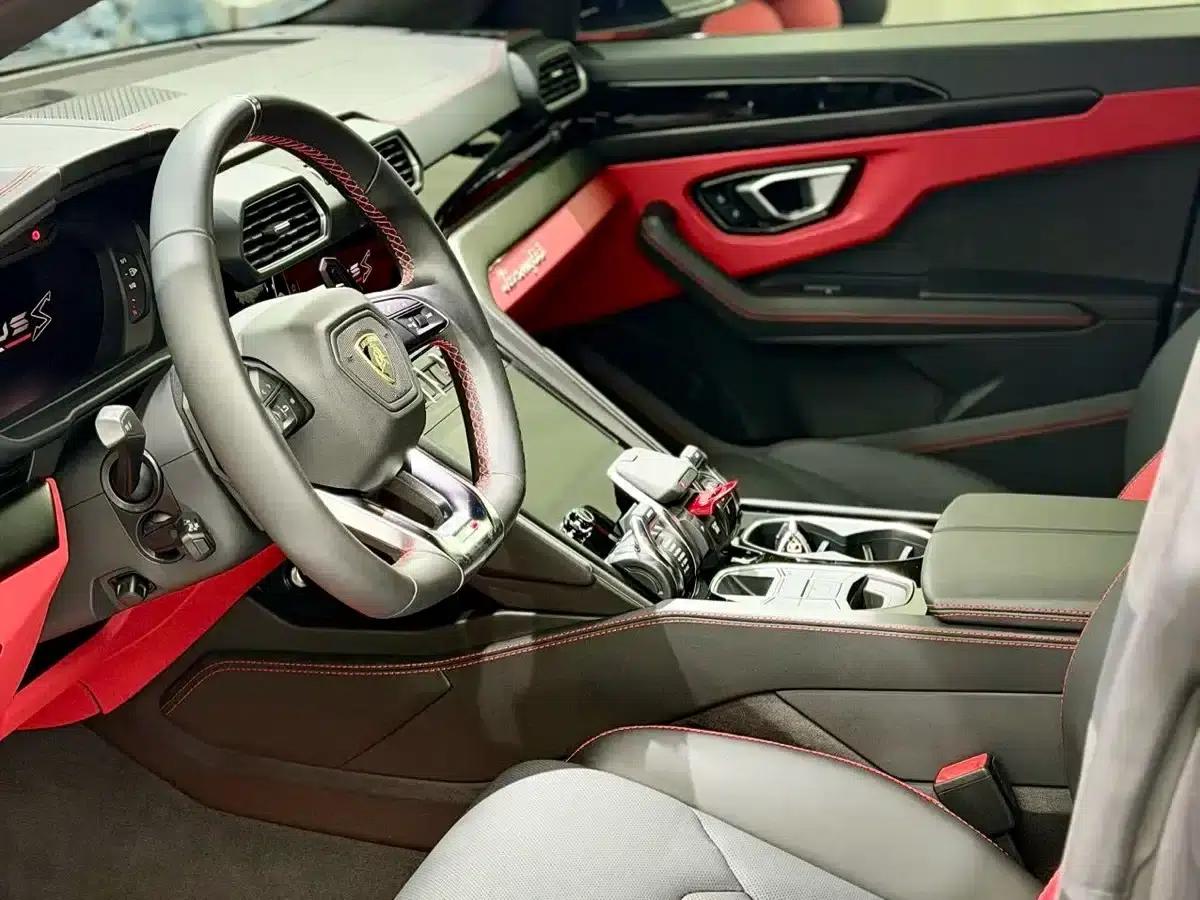 2023 Urus 4.0T V8 S — миниатюра 4