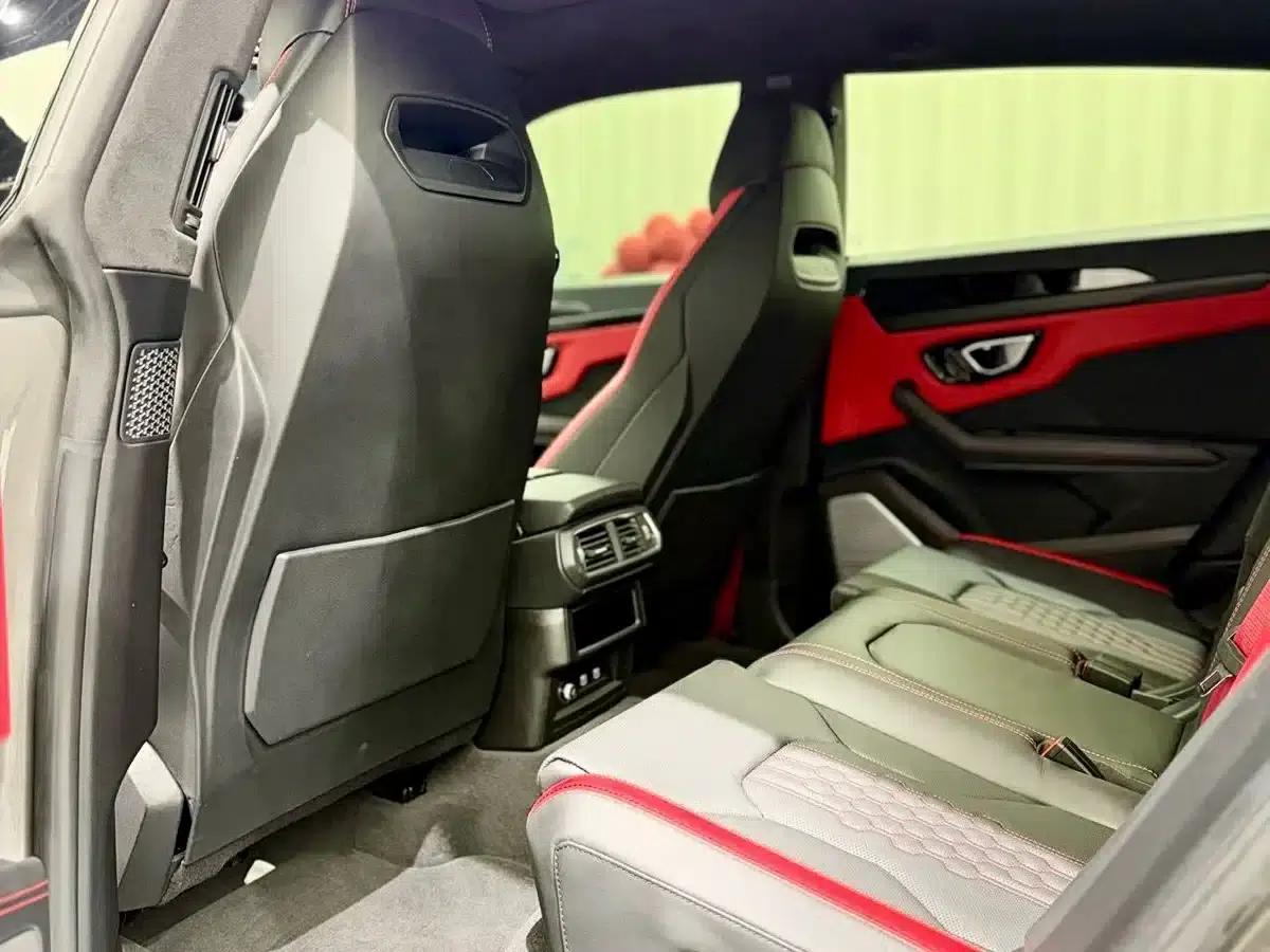 2023 Urus 4.0T V8 S — миниатюра 6