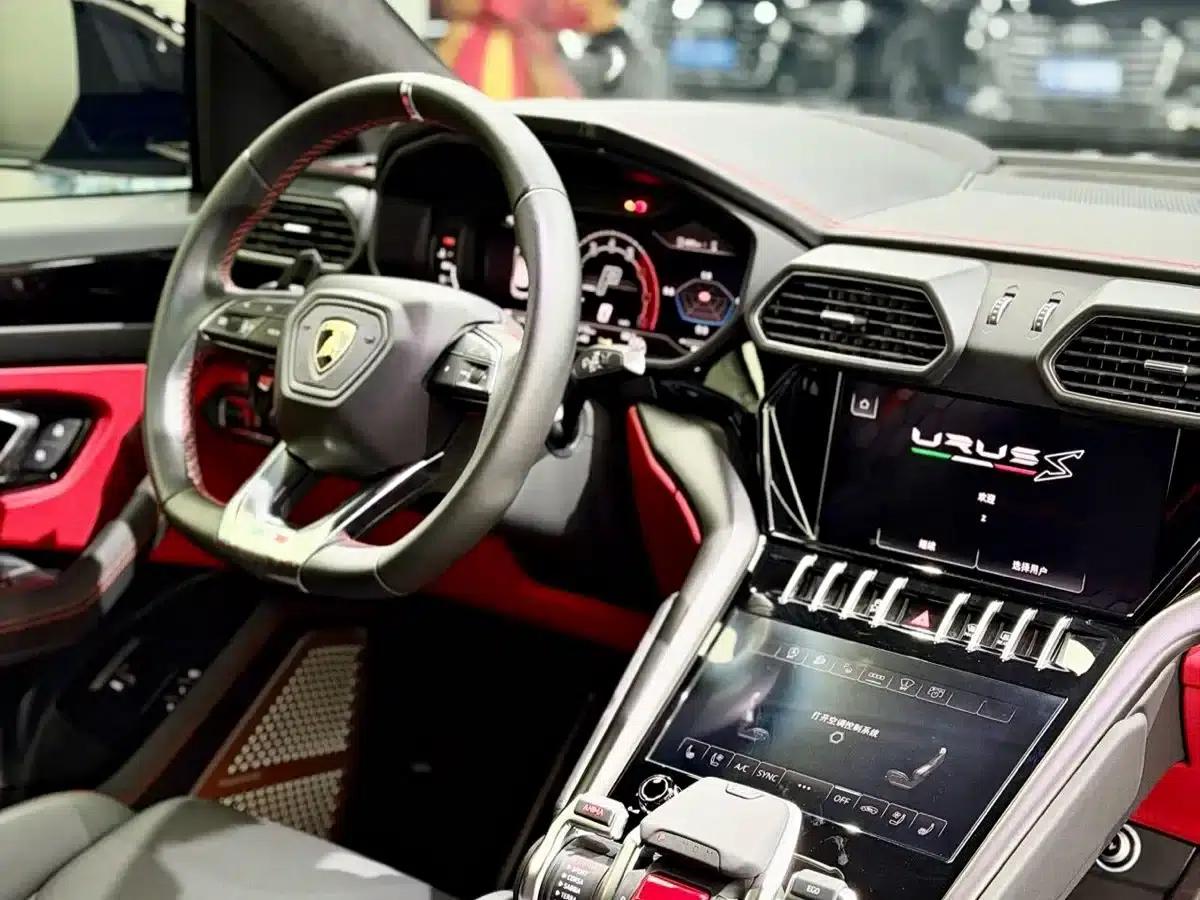 2023 Urus 4.0T V8 S — миниатюра 10