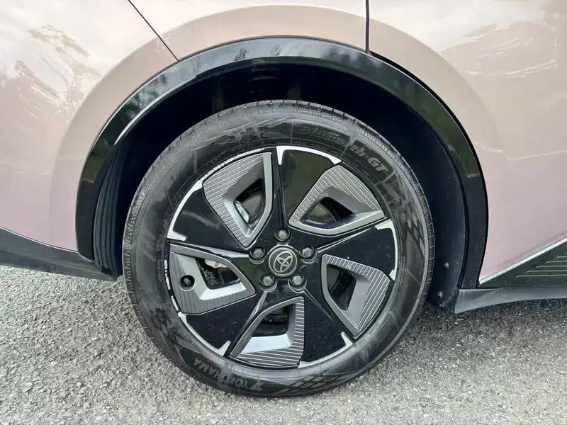 Toyota bZ3 2023 Long Range Premium — миниатюра 17