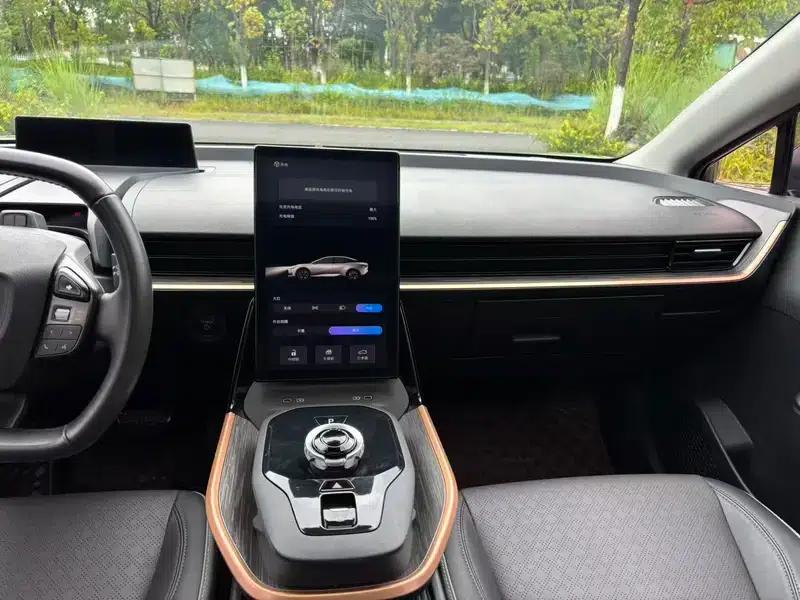 Toyota bZ3 2023 Long Range Premium — миниатюра 18