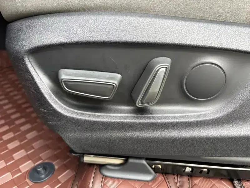Toyota bZ3 2023 Long Range Premium — миниатюра 27