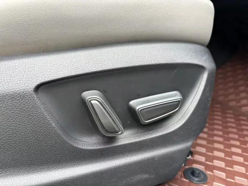 Toyota bZ3 2023 Long Range Premium — миниатюра 28
