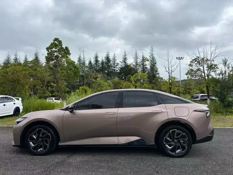 Toyota bZ3 2023 Long Range Premium — миниатюра 4