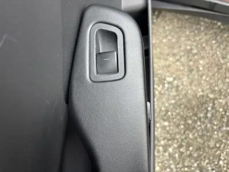 Toyota bZ3 2023 Long Range Premium — миниатюра 9