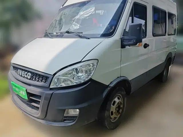 Iveco Power Daily 2017 2.5T Classic A32 Mid-Roof 6-7 Seater Bus 47Z5