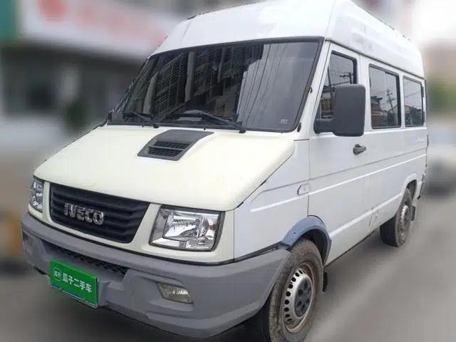 Iveco Daily 2017 2.5T A35 Passenger Van 5-7 Seats Model 47Z5