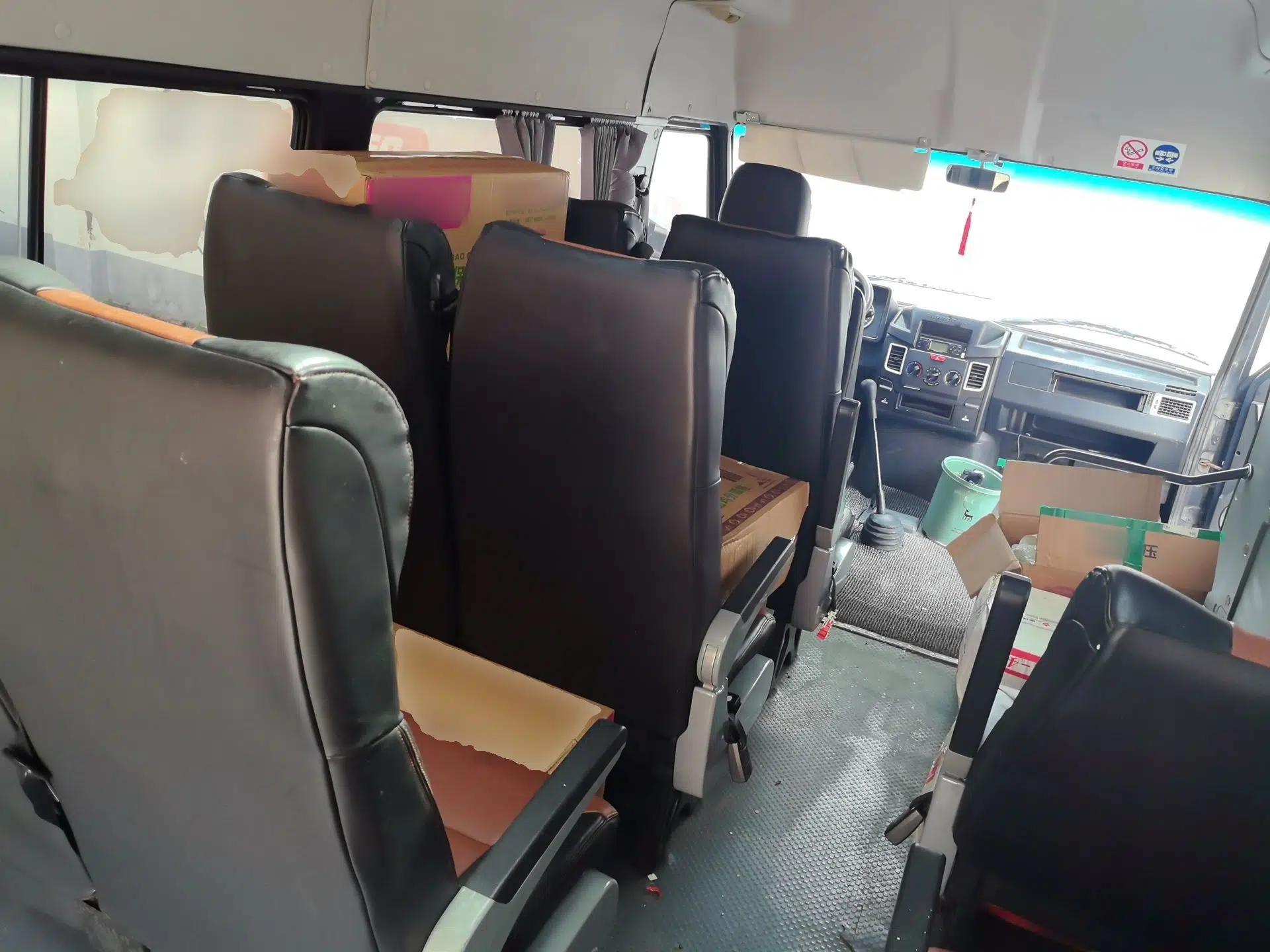Iveco Daily 2020 2.5T A35 Passenger Van with Dual Tires Mid-Roof Design 5-9 Seater China V Emission Standard — миниатюра 17