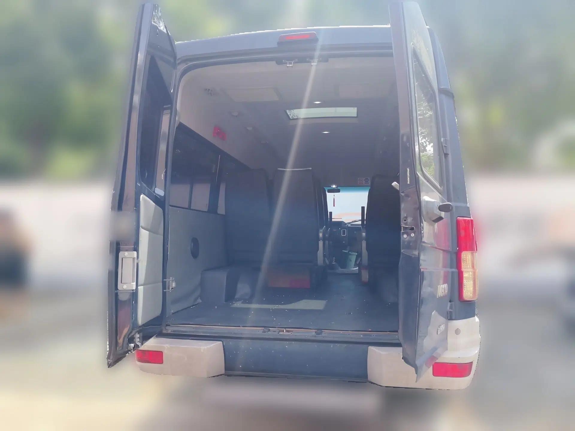 Iveco Daily 2020 2.5T A35 Passenger Van with Dual Tires Mid-Roof Design 5-9 Seater China V Emission Standard — миниатюра 19