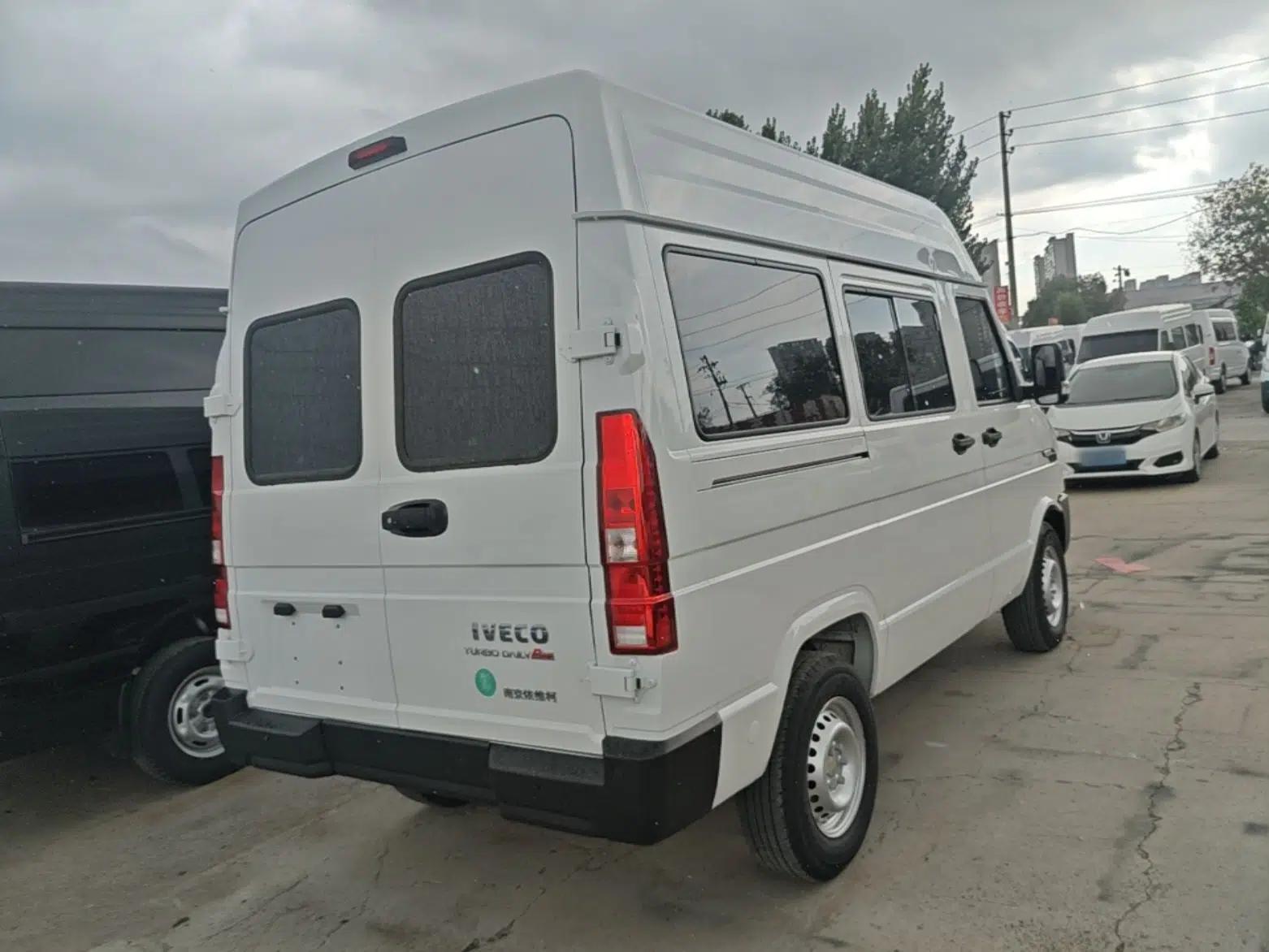 Iveco Daily 2026 Model 2.5T A35M1 Multi-Purpose Passenger Vehicle—Short Wheelbase, Mid-Roof, Single Tire, Side Sliding Door — миниатюра 6