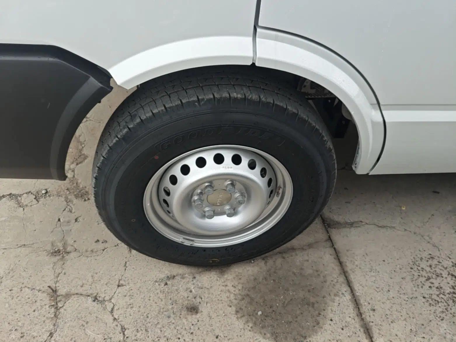 Iveco Daily 2026 Model 2.5T A35M1 Multi-Purpose Passenger Vehicle—Short Wheelbase, Mid-Roof, Single Tire, Side Sliding Door — миниатюра 10