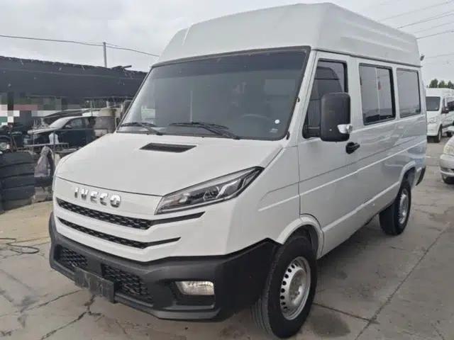 Iveco Daily 2026 Model 2.5T A35M1 Multi-Purpose Passenger Vehicle—Short Wheelbase, Mid-Roof, Single Tire, Side Sliding Door