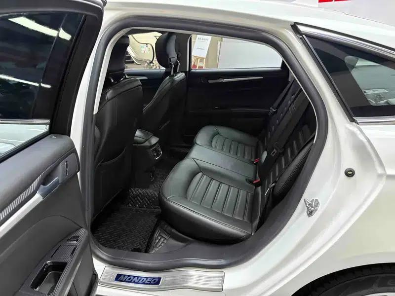 2013 Ford Mondeo 1.5L GTDi180 Fashion Edition — миниатюра 34
