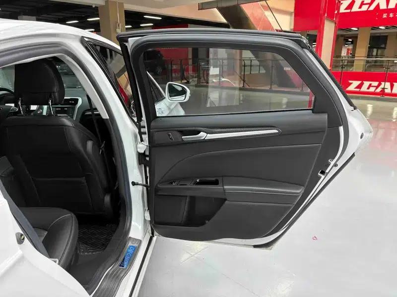 2013 Ford Mondeo 1.5L GTDi180 Fashion Edition — миниатюра 41