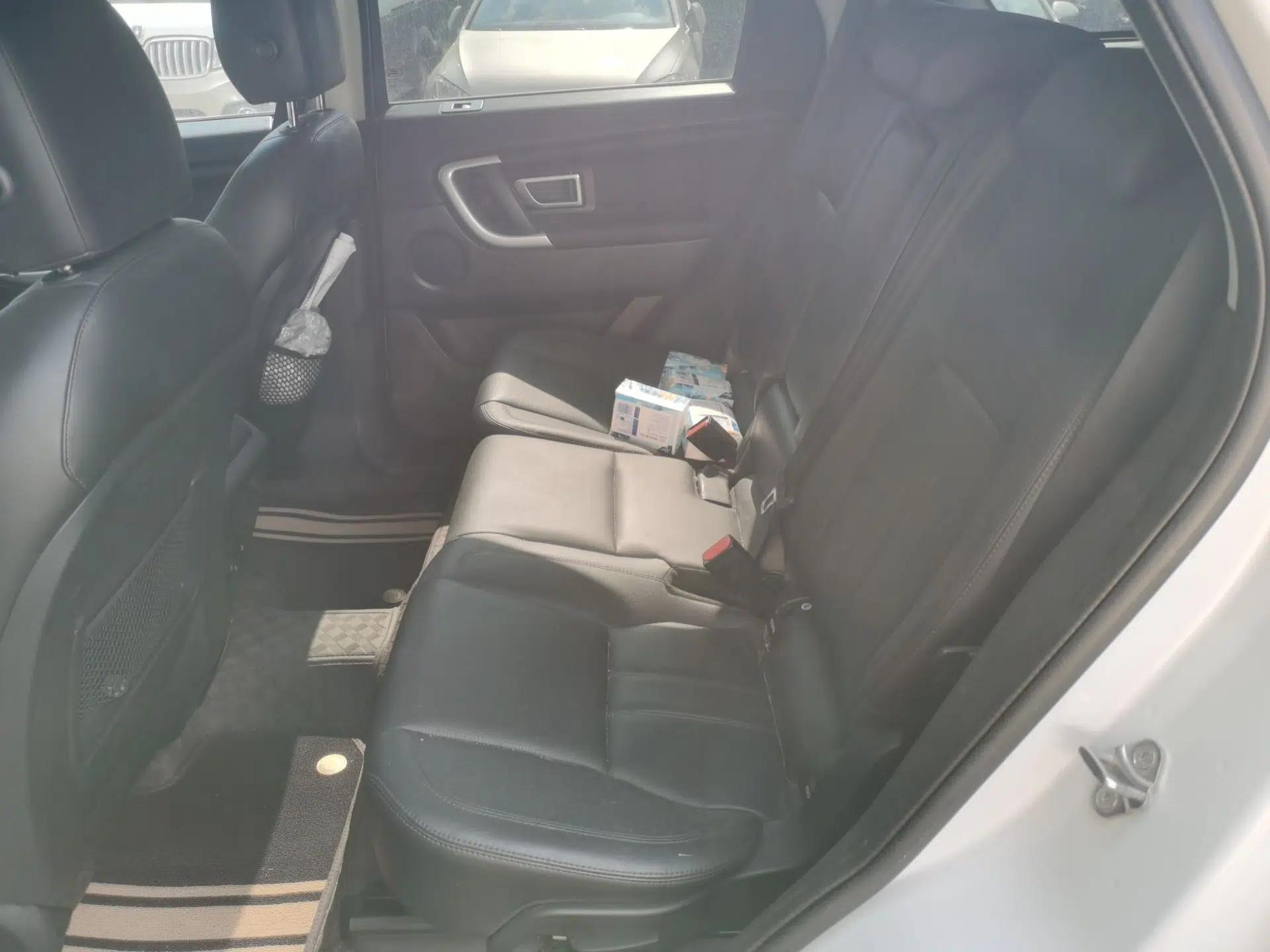 Land Rover Discovery Sport 2016 2.0T HSE — миниатюра 17