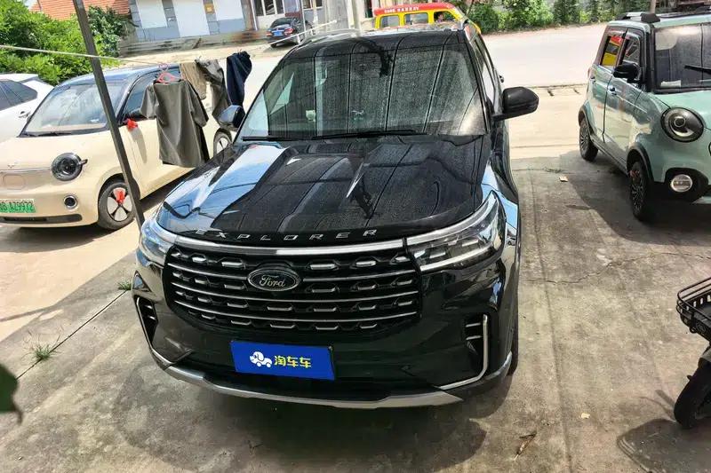 2023 Ford Explorer EcoBoost 285 AWD Titanium Edition 7-Seater — миниатюра 2