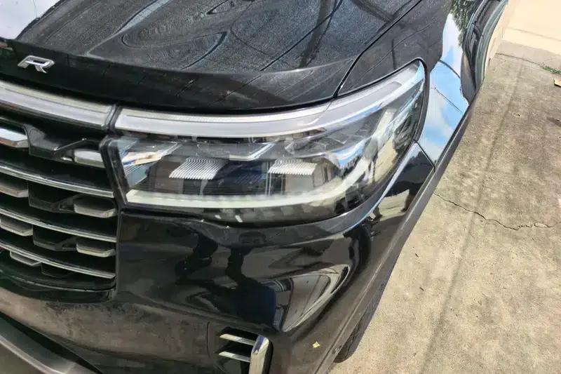 2023 Ford Explorer EcoBoost 285 AWD Titanium Edition 7-Seater — миниатюра 4