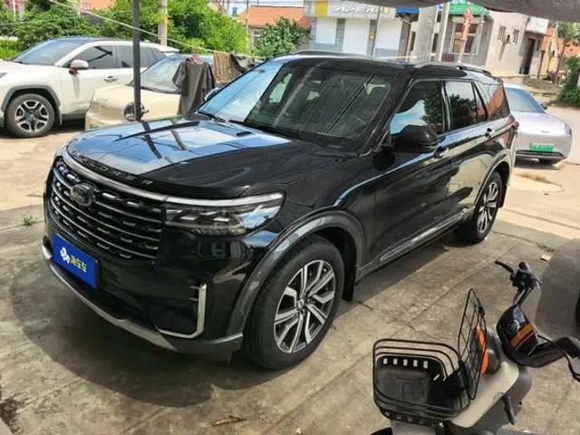 2023 Ford Explorer EcoBoost 285 AWD Titanium Edition 7-Seater