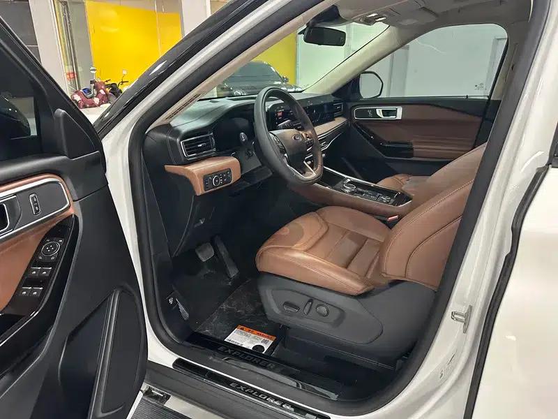 Explorer 2023 EcoBoost 285 4WD Fashion Plus Edition 6-seater — миниатюра 8