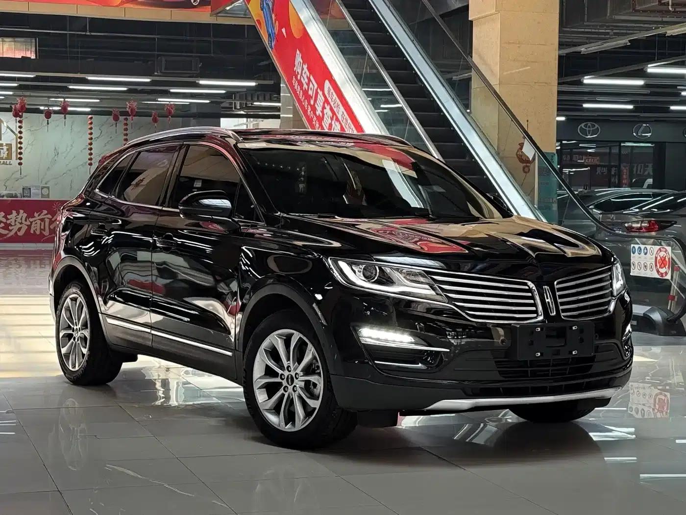 Lincoln MKC 2017 2.0T AWD Premium Edition — миниатюра 3