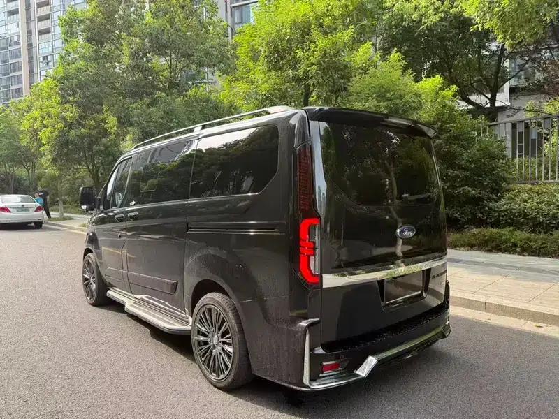 Tourneo 2023 2.0T Automatic Premium Edition — миниатюра 3