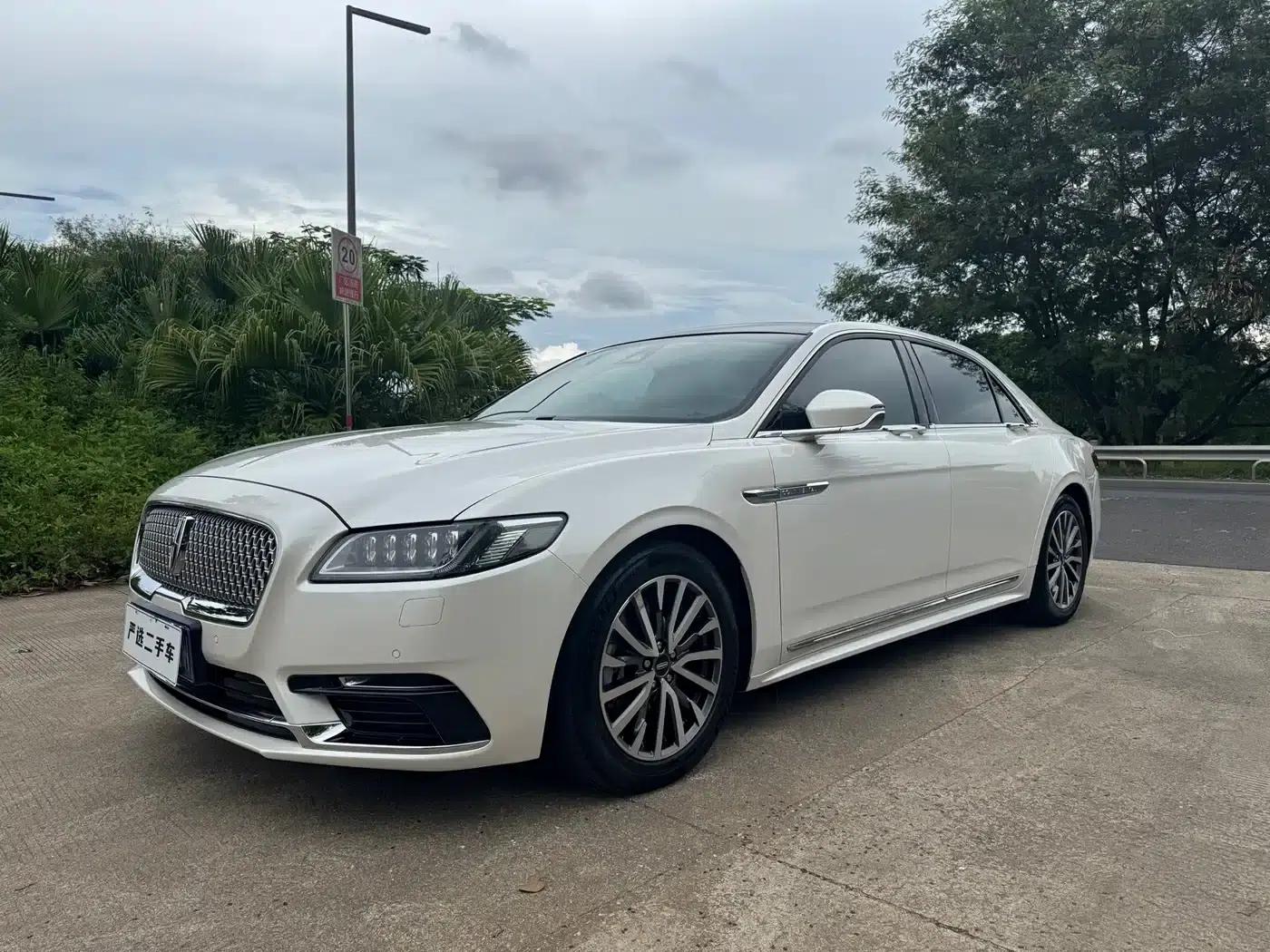 Lincoln Continental 2018 2.0T Two-Wheel Drive Premium Edition — миниатюра 1