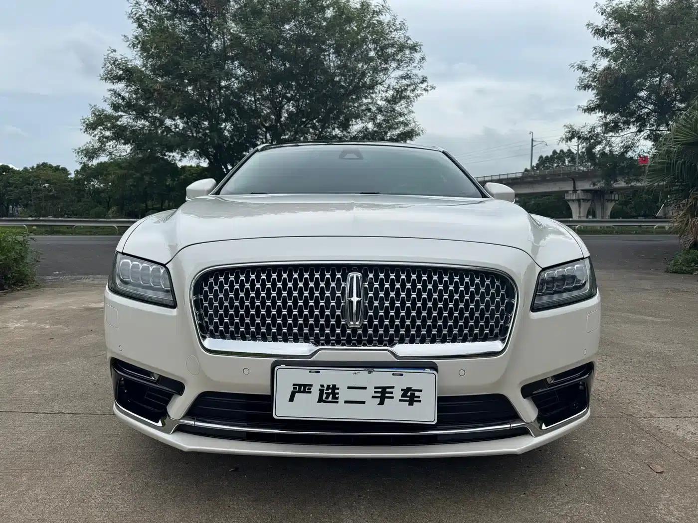 Lincoln Continental 2018 2.0T Two-Wheel Drive Premium Edition — миниатюра 2