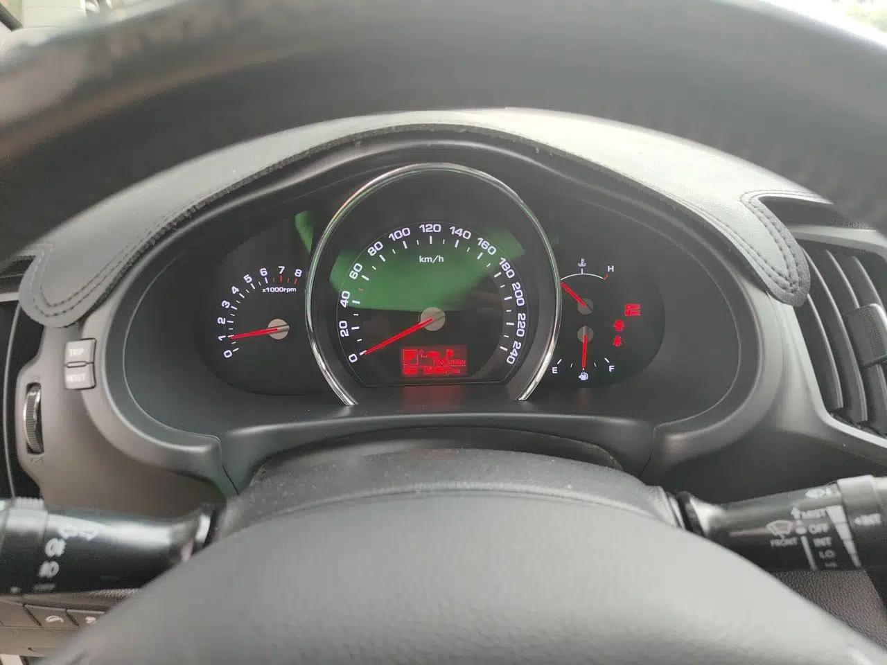 Kia Sportage R 2014 2.0L Automatic Two-Wheel Drive GLS Trim — миниатюра 11