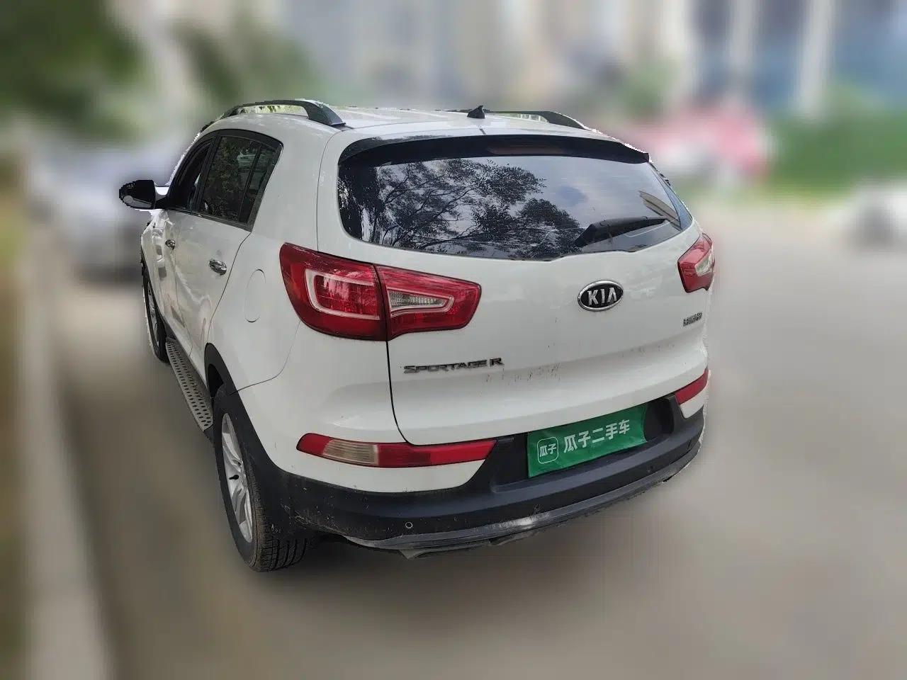 Kia Sportage R 2014 2.0L Automatic Two-Wheel Drive GLS Trim — миниатюра 4